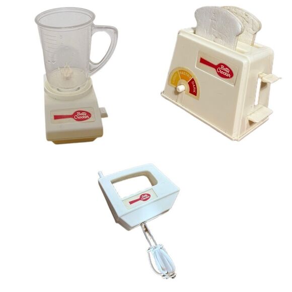 Betty Crocker Cream Kitchen Tools for Play - Picture 1 of 11